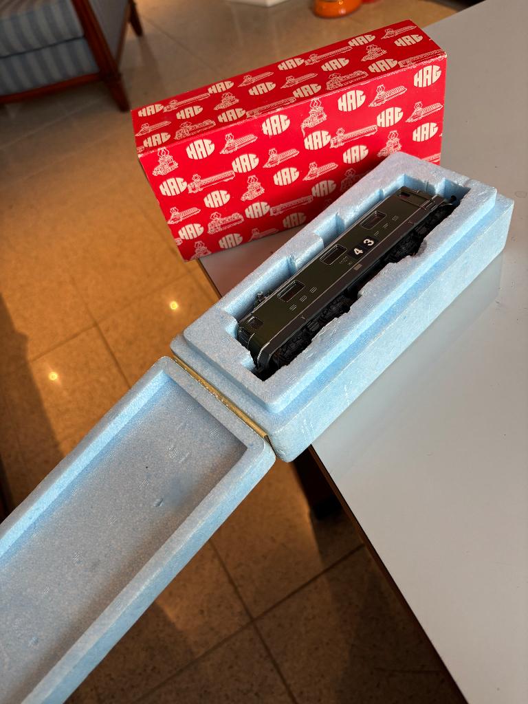 HAG re 4/4ll SBB 160 h0 locomotief, Verzenden, Gelijkstroom, Locomotief, Overige merken