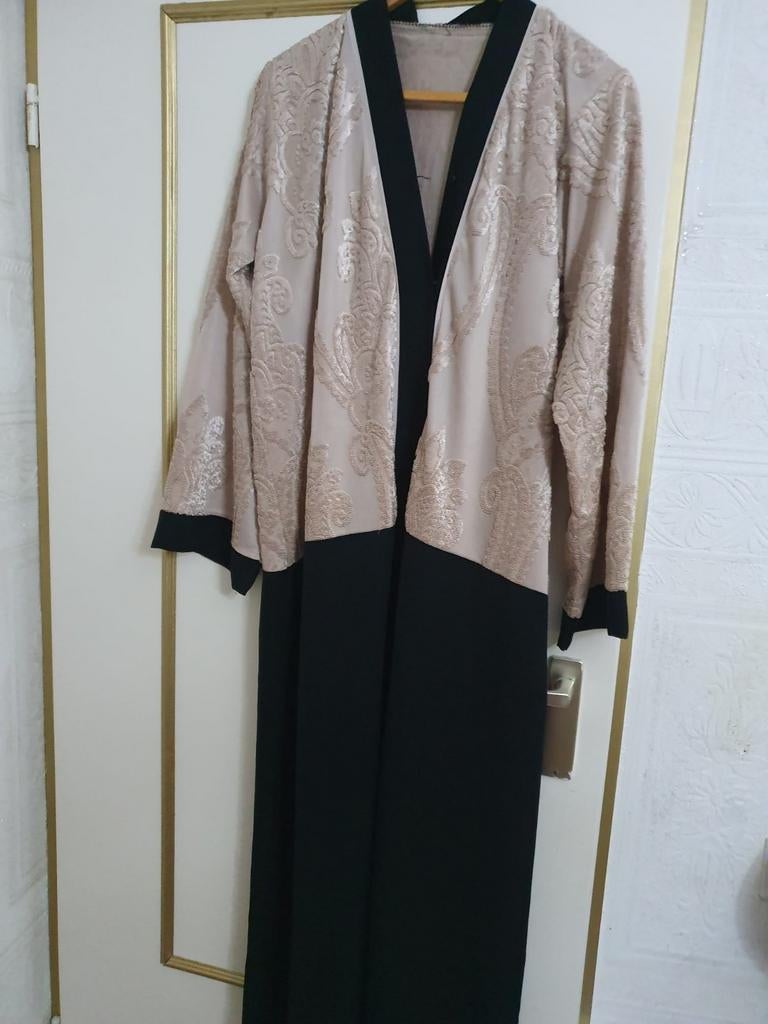 Elegante zwart/beige abaya uit dubai, Kleding | Dames, Jurken, Maat 38/40 (M), Zwart, Ophalen of Verzenden, Zo goed als nieuw