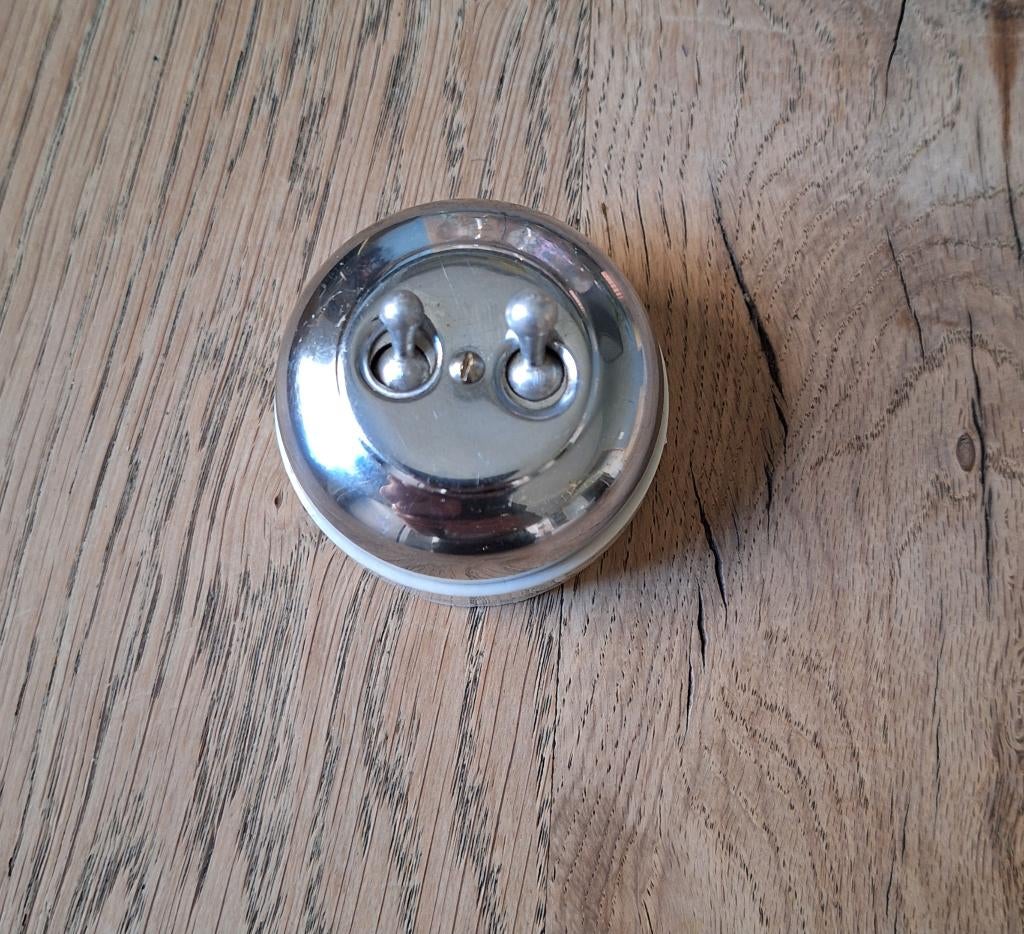 Tuimel serieschakelaar uit de jaren`20-`30. Art Deco., Ophalen of Verzenden, Zo goed als nieuw, Schakelaar