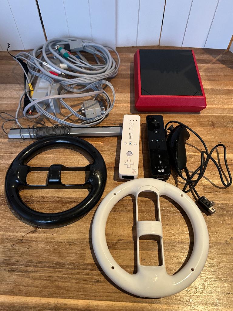 Wii Mini Console, lees info., Ophalen of Verzenden, Gebruikt, Met 2 controllers, Met stuurtje