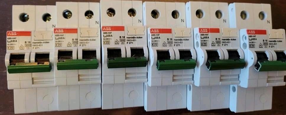 ABB Aardlek B16 Automaten. 23 stuks., Ophalen, Zo goed als nieuw