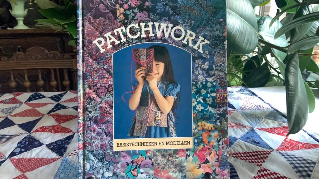 Vintage boek Patchwork basistechnieken en modellen/Hema1982, Boeken, Ophalen of Verzenden, Gelezen, Overige onderwerpen