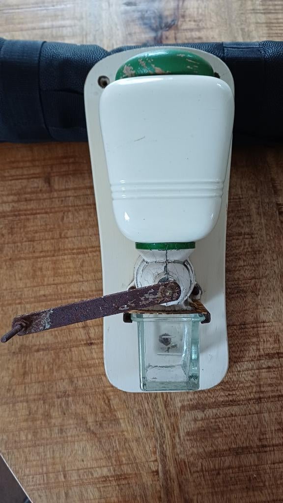 Vintage wand koffiemolen, Antiek en Kunst, Antiek | Keukenbenodigdheden, Ophalen of Verzenden