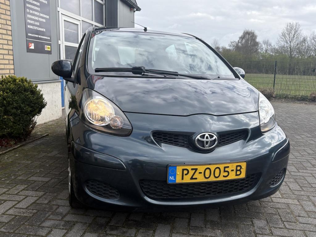 Toyota Aygo 1.0-12V Cool (bj 2011), Euro 5, Gebruikt, 4 stoelen, 68 pk