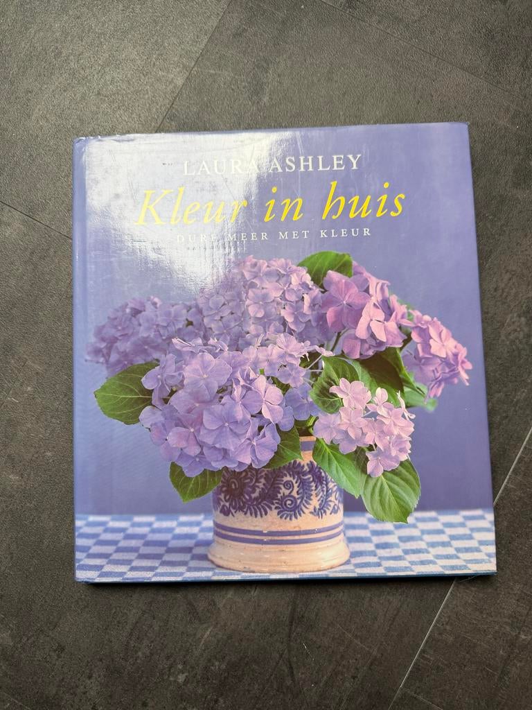 Laura Ashley Kleur in huis - Ontwerp met kleur, Ophalen of Verzenden, Nieuw, Interieur en Design