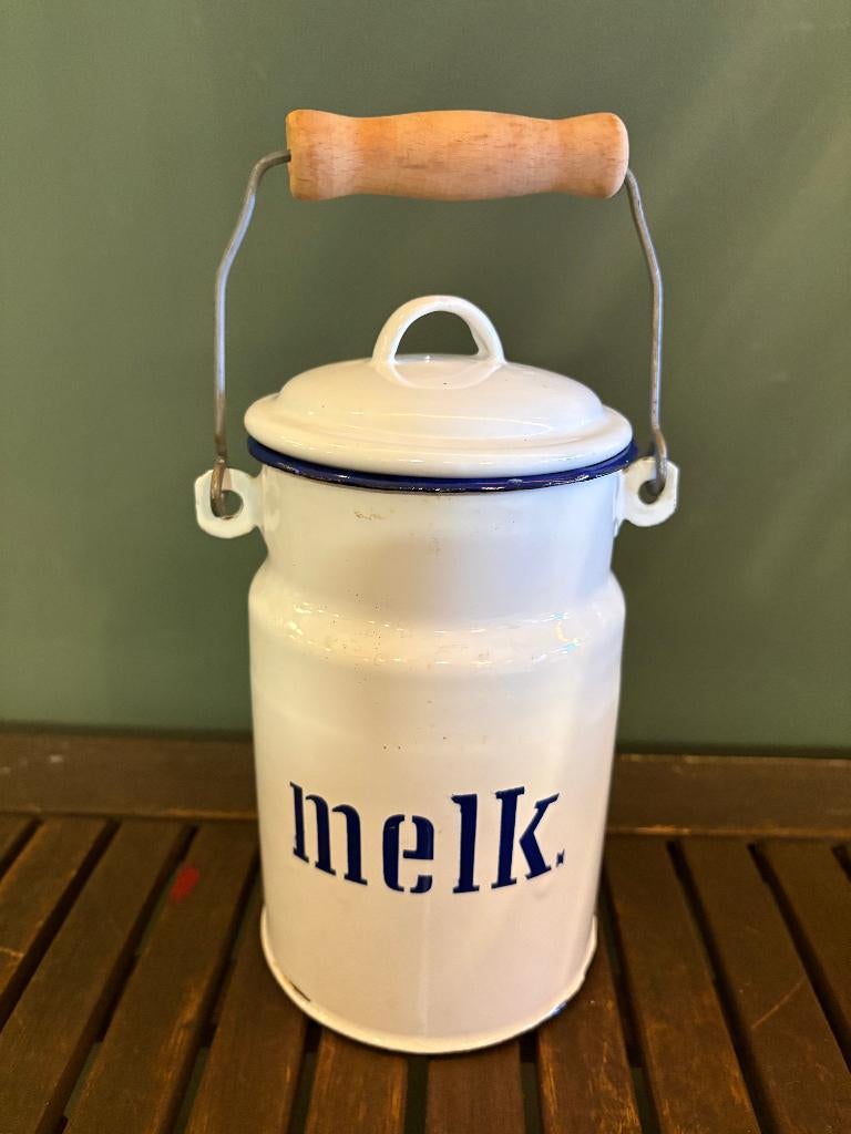 Wit Emaille melkbus met hengsel. Met opschrift ''Melk'', Ophalen of Verzenden