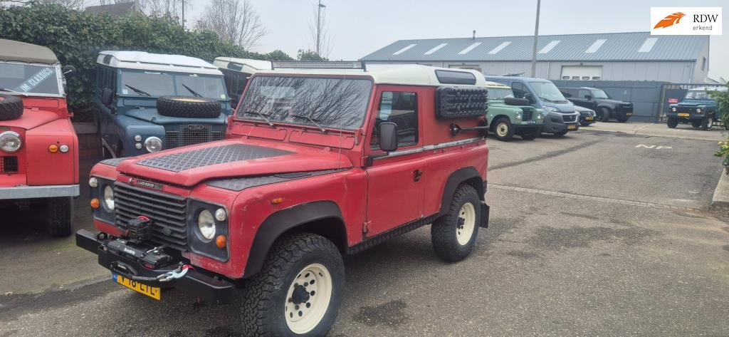 Land Rover 90 2.5 Benzine DEFENDER, 2500 cc, 4 cilinders, Handgeschakeld, Vierwielaandrijving