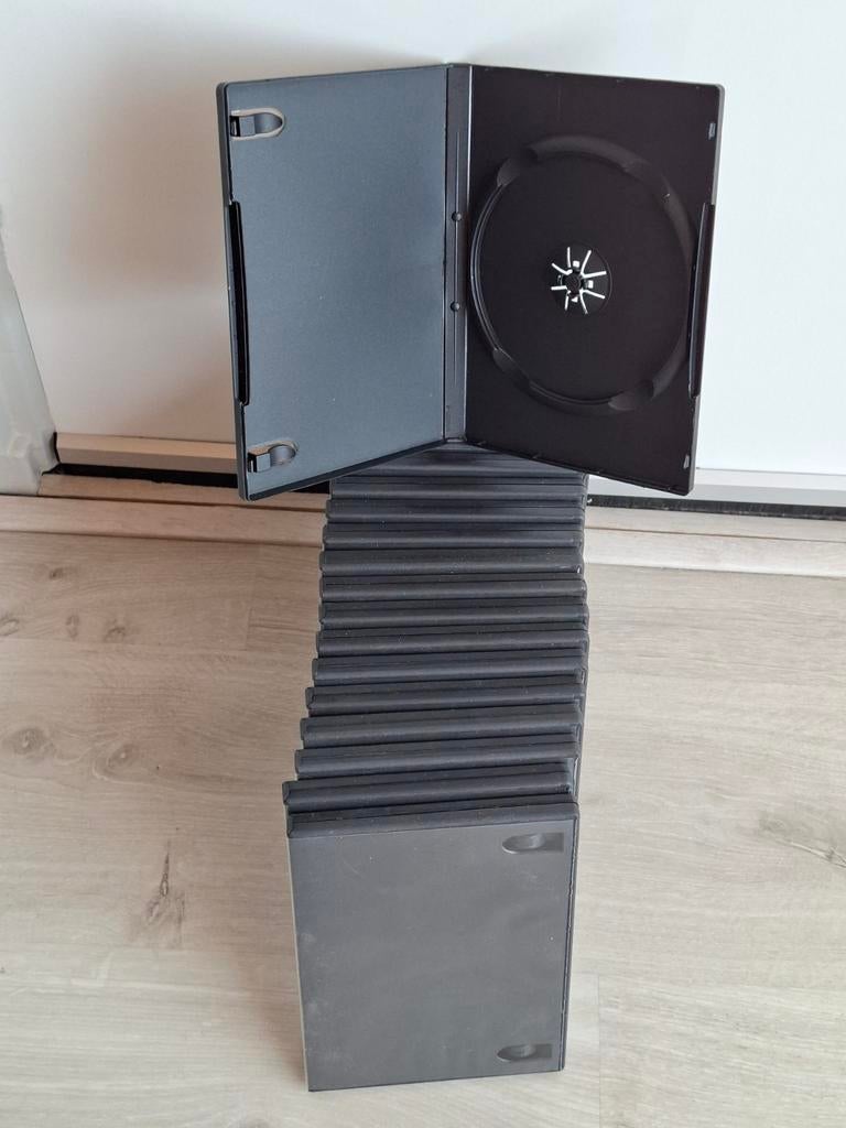 22 Opbergdozen voor DVD'S /CD'S  Z.G.A.N. 🙂🙂, Ophalen, Zo goed als nieuw