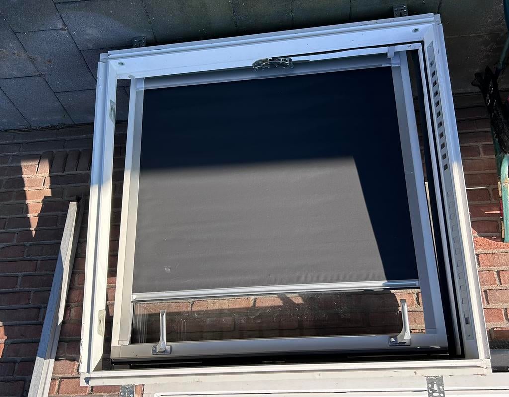 Fakro dakraam 114/118 met mooie grijs screen, Ophalen, Gebruikt, 80 tot 120 cm, 80 tot 120 cm