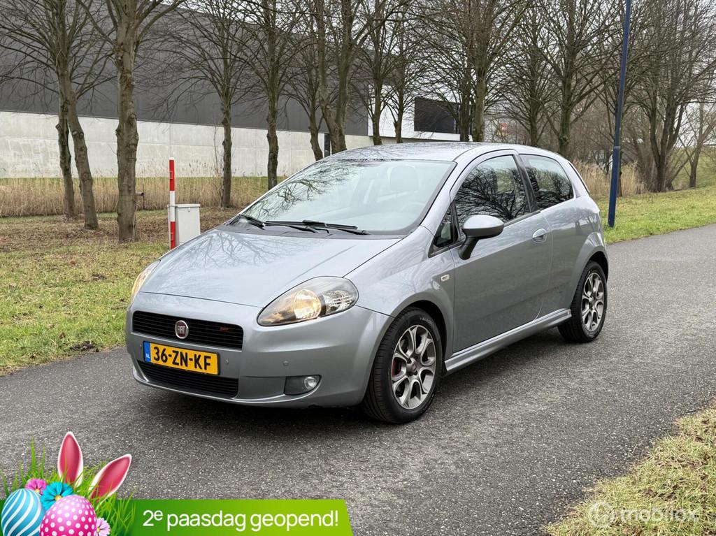 Fiat Grande Punto 1.4 Sport*DEALERONDERHOUDEN*DISTRIBUTIE VV, Voorwielaandrijving, Gebruikt, Zwart, 4 cilinders
