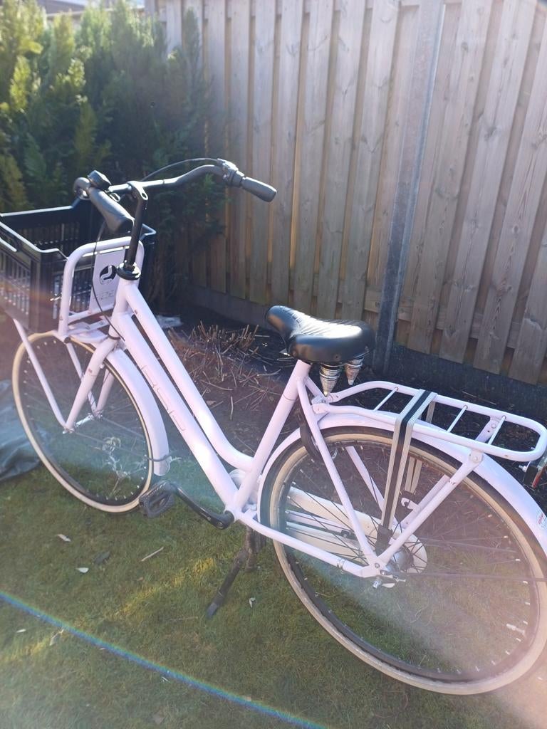 Damesfiets Shiny Pink, framemaat 57, 4 jaar oud, 56 cm of meer, Ophalen, Gebruikt, Overige merken