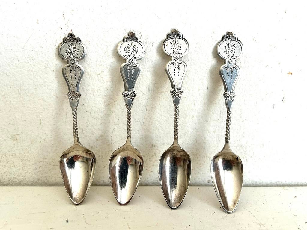 Vier antiek zilveren mokka lepeltjes 9 cm, Antiek en Kunst, Antiek | Goud en Zilver, Ophalen, Zilver