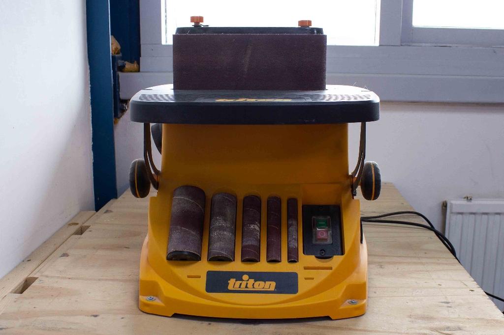 Triton TSPST450 bandschuurmachine, Ophalen of Verzenden, Gebruikt, Minder dan 600 watt, Bandschuurmachine