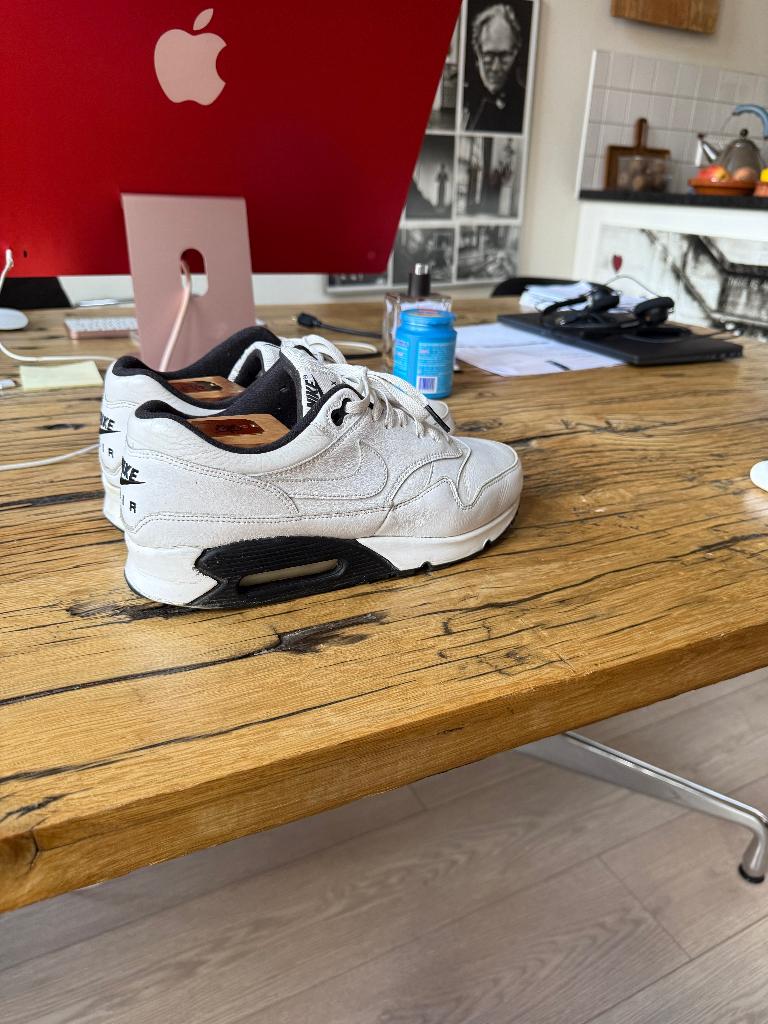 Nike Air Max 90 White Black Leather Limited Design , Wit, Nike, Ophalen of Verzenden, Sneakers of Gympen