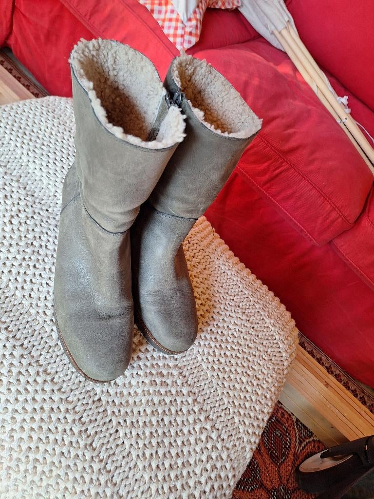 Via vai 42 grijs, Lage of Enkellaarzen, Ophalen of Verzenden, Grijs, Gedragen