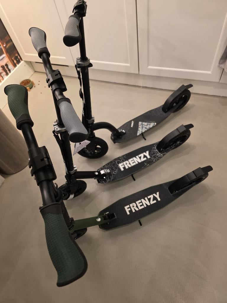 Frenzy nieuw Slam Step 205 mm vouwstep met luchtbanden, Ophalen of Verzenden