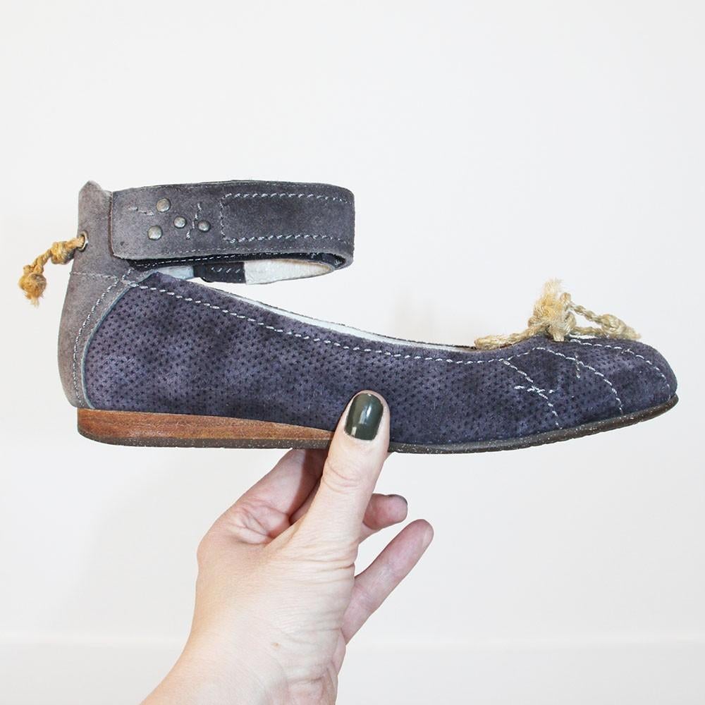 Mooie Suede Bazza Sandalen -s13 (Maat 39G) € 45,-, Bazza, Overige kleuren, Zo goed als nieuw, Sandalen of Muiltjes