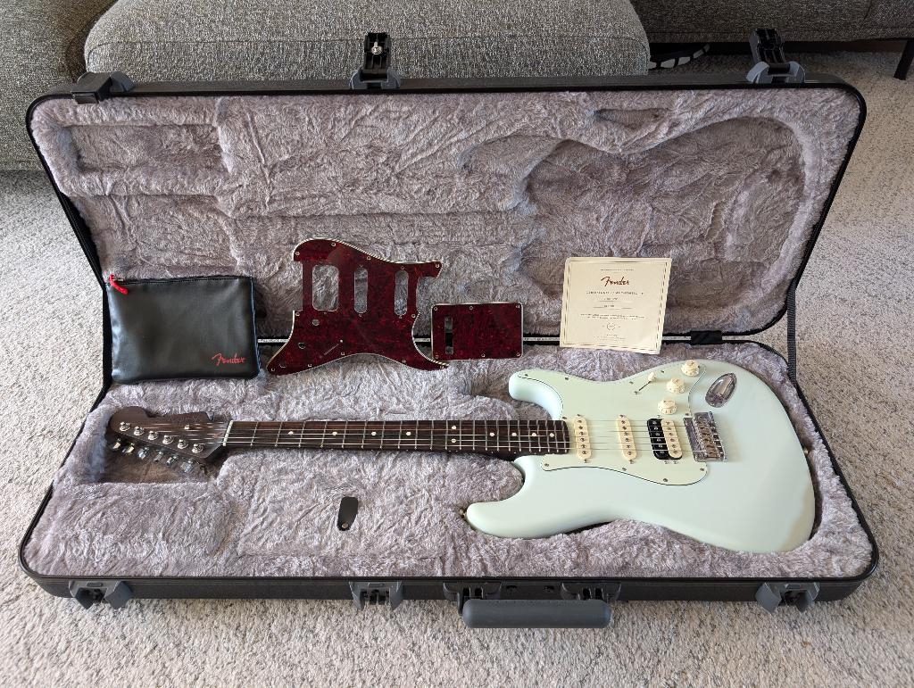 Fender Stratocaster Am Pro II HSS Sonic Blue (Rosewood Neck), Ophalen, Zo goed als nieuw, Solid body, Fender