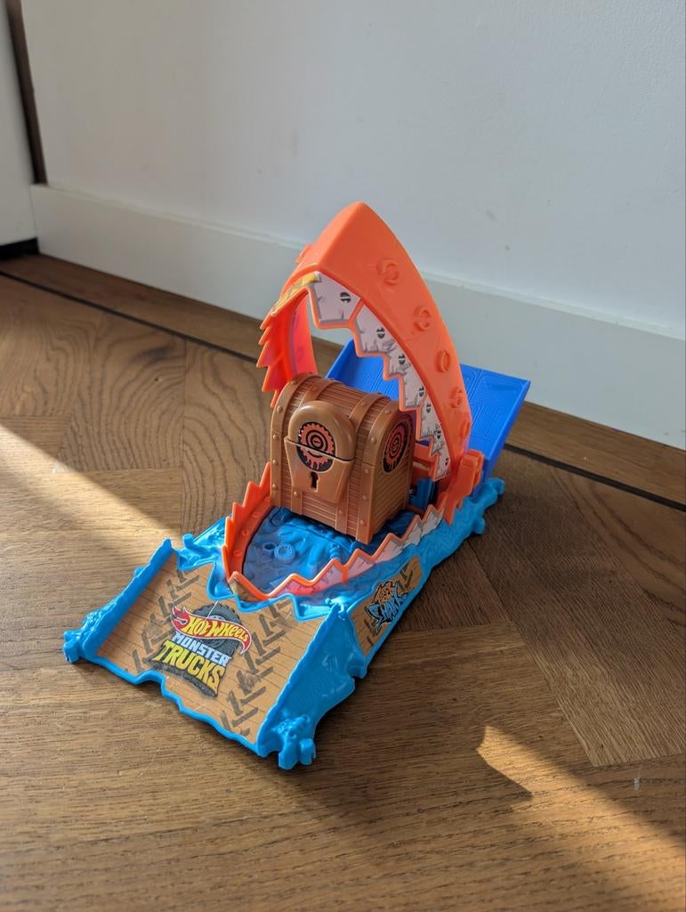 Hot Wheels Monster Trucks Haai Uitdaging Speelset, Ophalen, Zo goed als nieuw