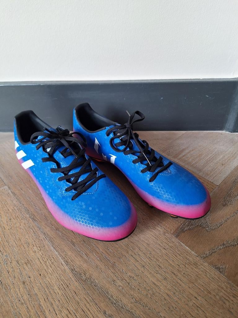 Adidas voetbalschoenen maat 46 - Blauw/Roze, Ophalen, Maat XL, Schoenen, Zo goed als nieuw
