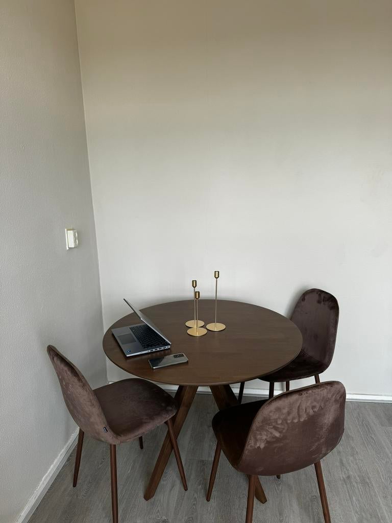 Sklum eettafel met fluwelen stoelen, Huis en Inrichting, Tafels | Eettafels, Ophalen, Gebruikt, 100 tot 150 cm, Rond