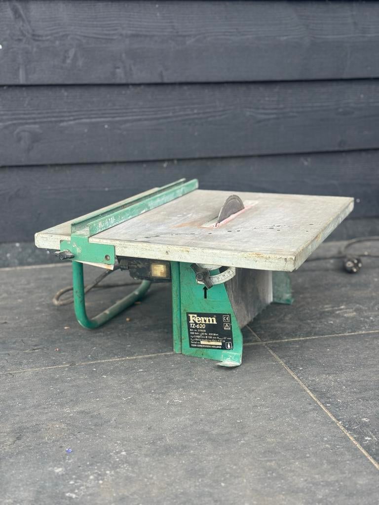 Ferm TZ-260 Tegelzaag - 450W, 180mm schijf, Ophalen, Minder dan 30 mm, Gebruikt, Overige typen