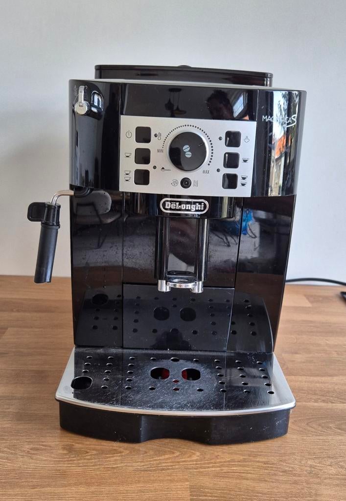 De'Longhi Magnifica S volautomaat, Ophalen, Gebruikt, Koffiemachine, Afneembaar waterreservoir