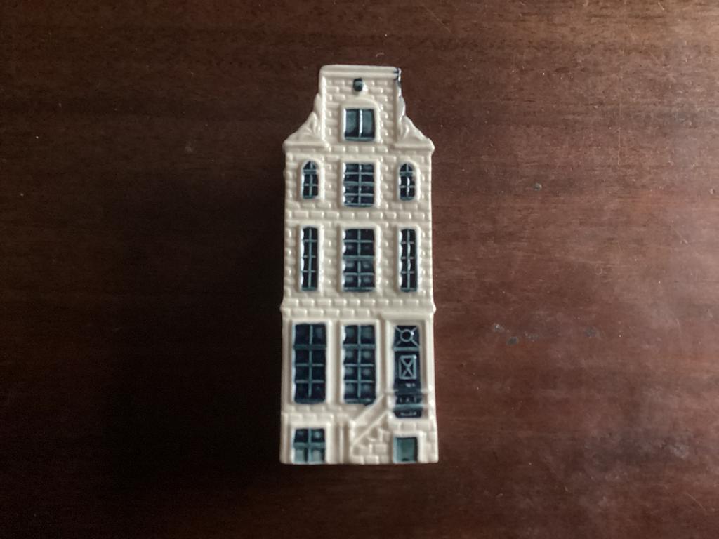 KLM huisje nr. 68, gevuld met Bols en verzegeld met gele dop, Ophalen, Nieuw, 61 t/m 80, Gevuld