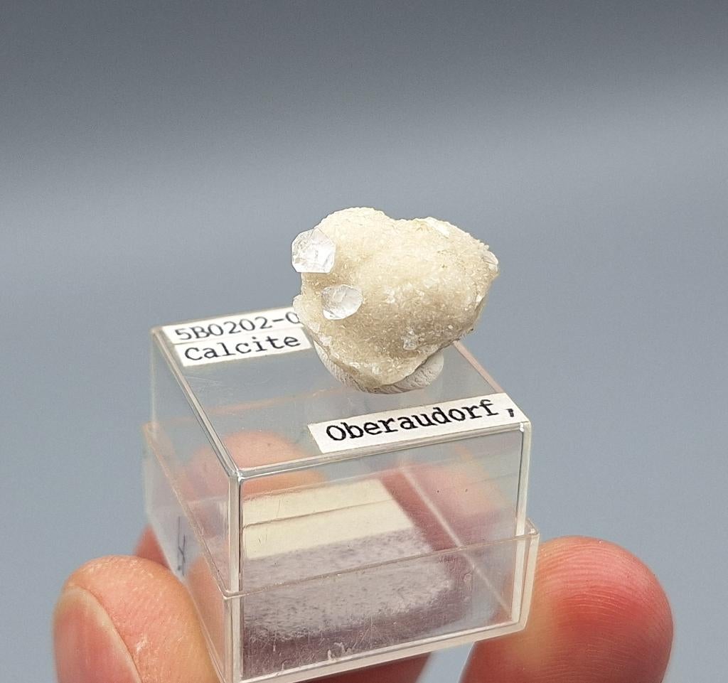 Calciet (2 generaties) - Oberaudorf, Duitsland (UV LW), Verzamelen, Mineralen en Fossielen, Ophalen of Verzenden, Mineraal