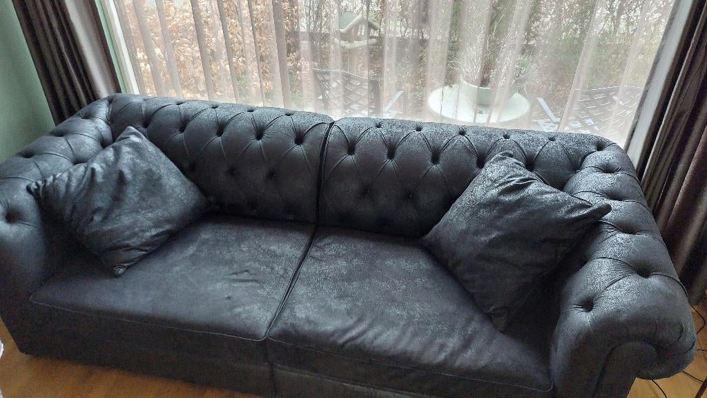 Chesterfield stijl zwarte bank groot, Ophalen, 250 tot 300 cm, 100 tot 125 cm, Chesterfield