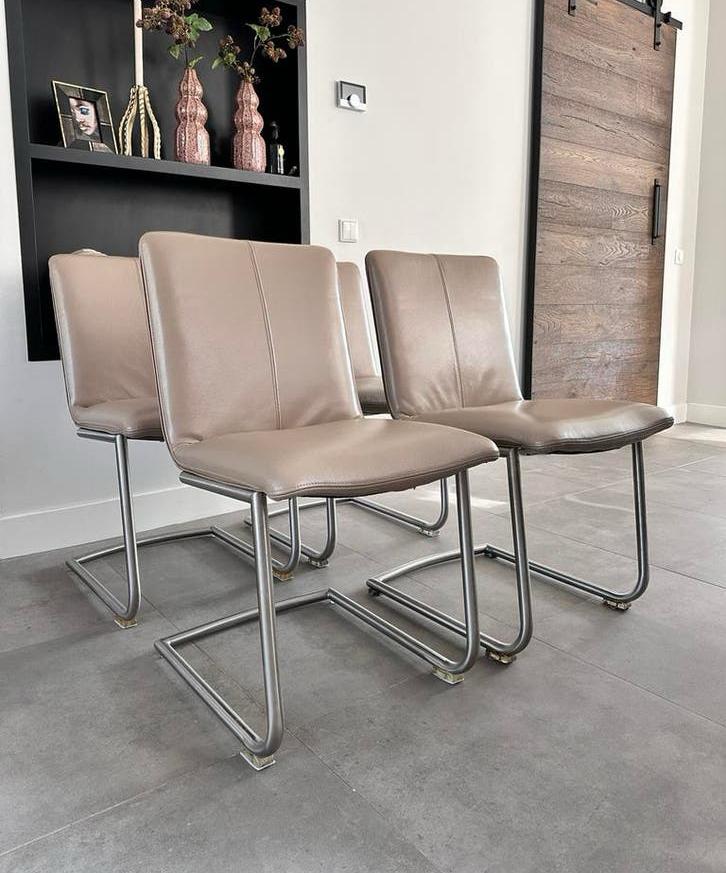 Vier taupe lederen Henders en Hazel design eetkamerstoelen, Ophalen, Overige kleuren, Niet opgegeven, Zo goed als nieuw