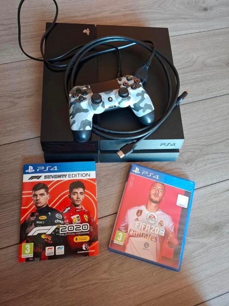 Playstation 4 met FIFA 20 en Formule 1 2020 Seventy Edition, Met games, Ophalen of Verzenden, Zo goed als nieuw, Met 1 controller