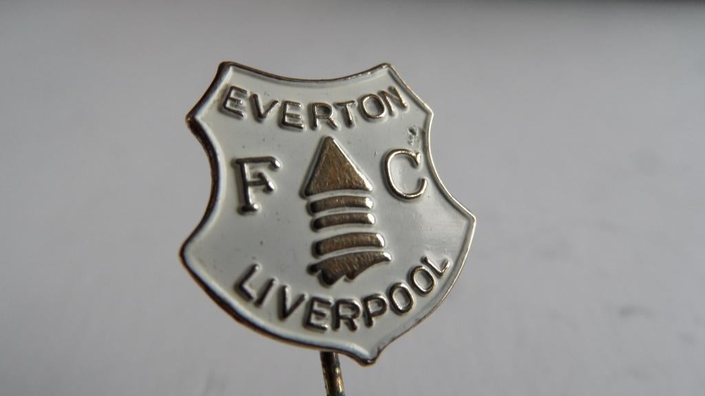 F.C. Everton voetbalclub Liverpool speld, Verzenden, Gebruikt, Sport, Speldje of Pin