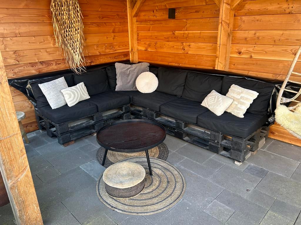 Palletbank met ikea kungso zwarte tuinkussens, Ophalen, Zo goed als nieuw, Hout, Bank