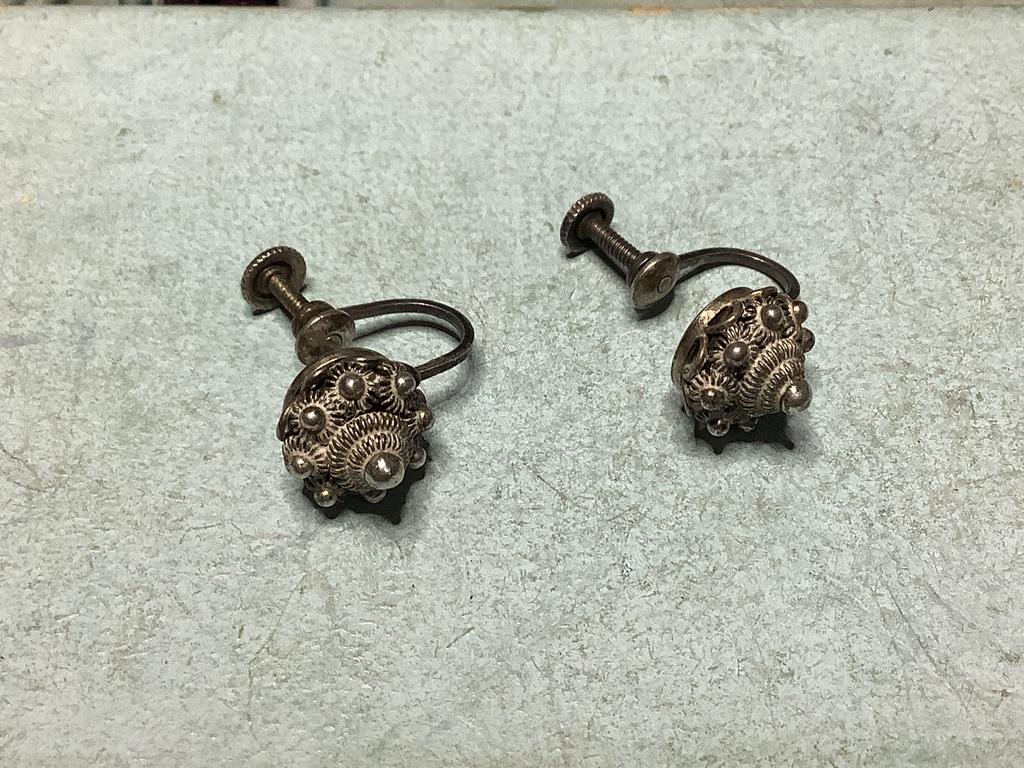 ANTIEK ZILVER SCHROEF OORSIERADEN MET ZEEUWSE KNOP, Verzenden, Zilver, Oorbellen