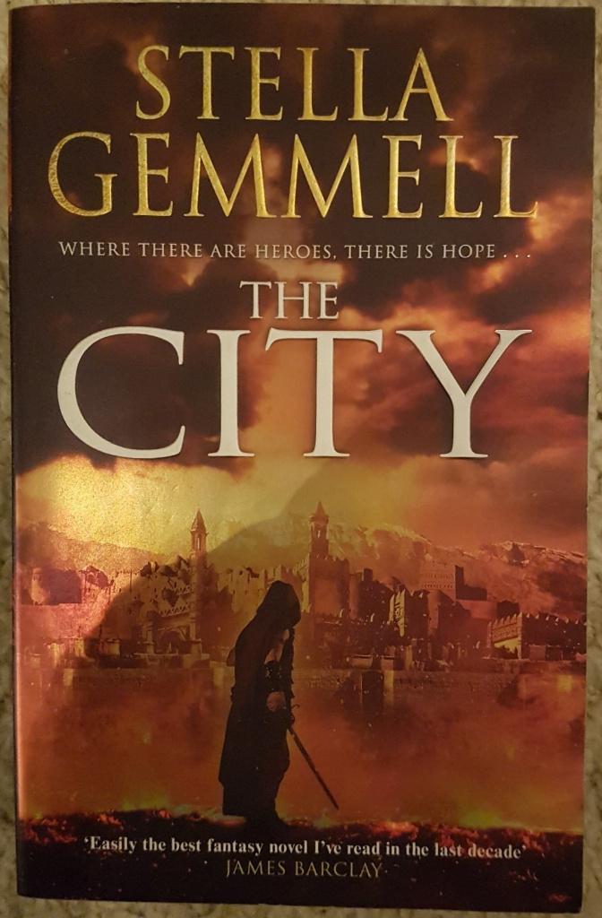 The city - Stella Gemmell - fantasy - science fiction -IZGST, Boeken, Ophalen of Verzenden, Gelezen, Stella Gemmell, Fictie