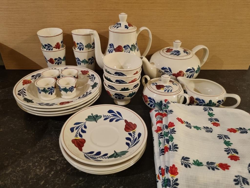 Boerenbont ontbijtservies - Prachtig en compleet, Huis en Inrichting, Overige typen, Ophalen of Verzenden, Zo goed als nieuw, Aardewerk