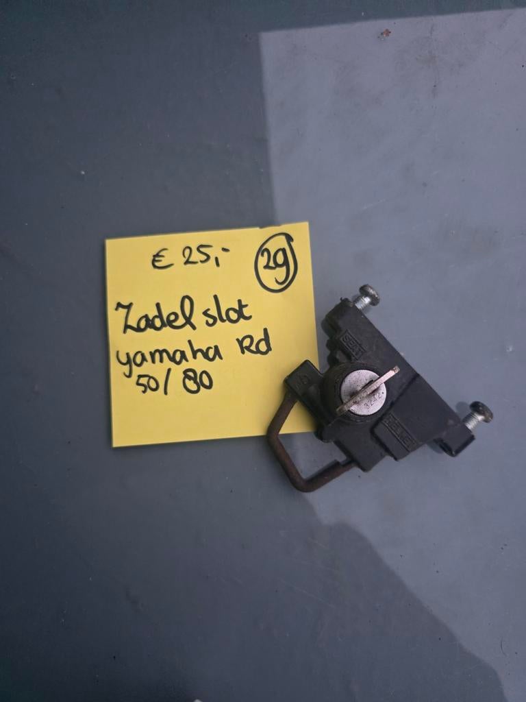 Zadelslot Yamaha RD 50/80, Fietsen en Brommers, Ophalen of Verzenden, Gebruikt, Overige typen, Yamaha
