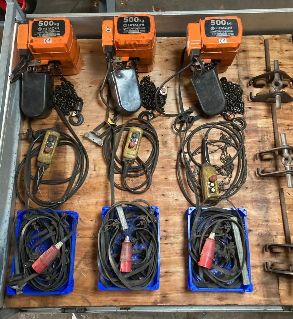 Hitachi 1/2SH2 elektrische kettingtakel 500 Kg., Doe-het-zelf en Verbouw, Lieren en Takels, Ophalen, Gebruikt