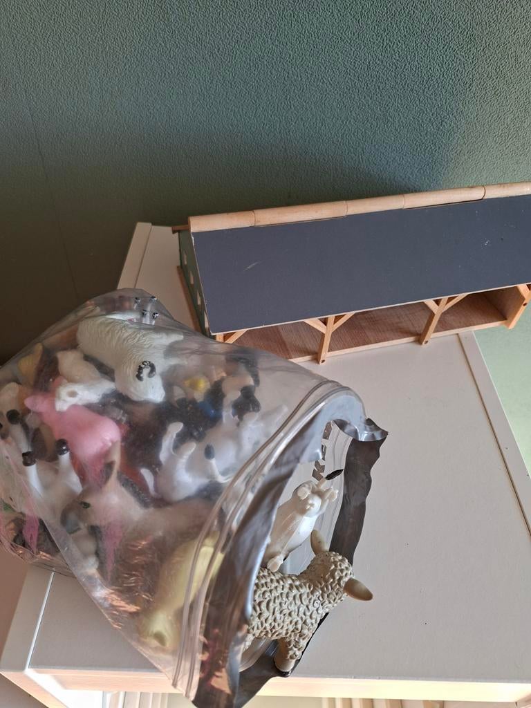 Diertjes met stal, Ophalen