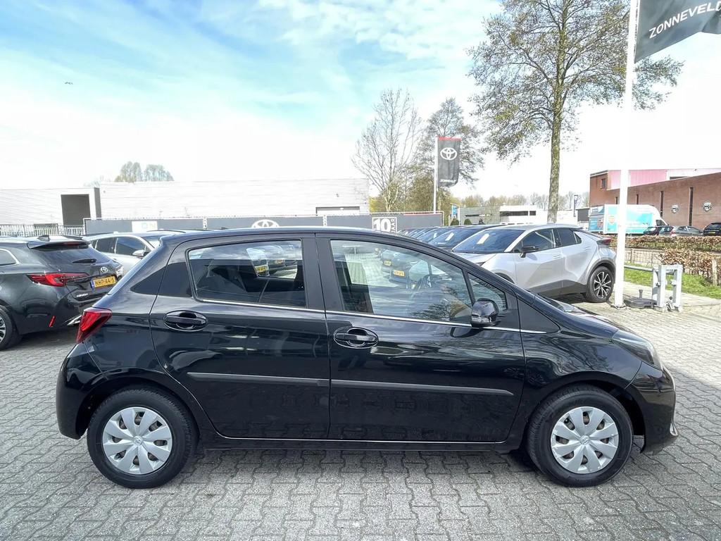 Toyota Yaris 1.0 VVT-i Style Navigatie € 10.999,00, Origineel Nederlands, Bedrijf, Handgeschakeld, 3 cilinders