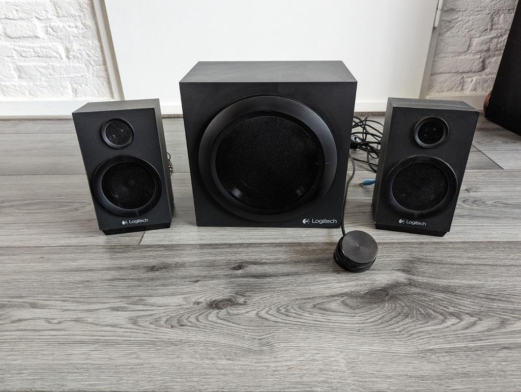 Logitech Z333 2.1 Surround Sound PC Speakers, Computers en Software, Pc speakers, Ophalen, Gebruikt, Audiokanaal 2.1, Logitech