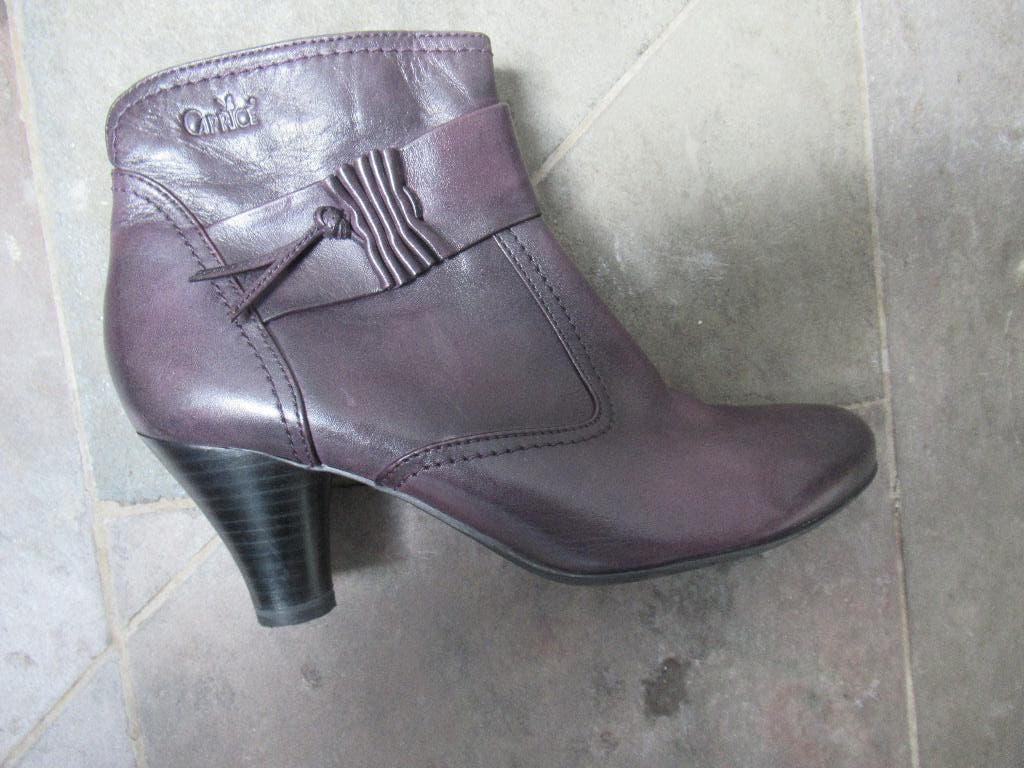 ENKELLAARSJES Caprice maat 37,5 nieuw donker paars € 25, Schoenen met lage hakken, Overige kleuren, Nieuw, Ophalen of Verzenden