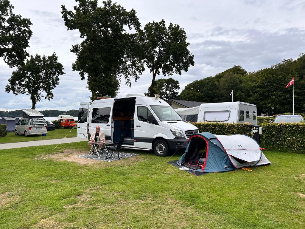 Mercedes Bus Camper 213CDI, automaat, 2014, Caravans en Kamperen, Campers, Automaat, Chemisch toilet, Buscamper of Camperbus, Koelkast