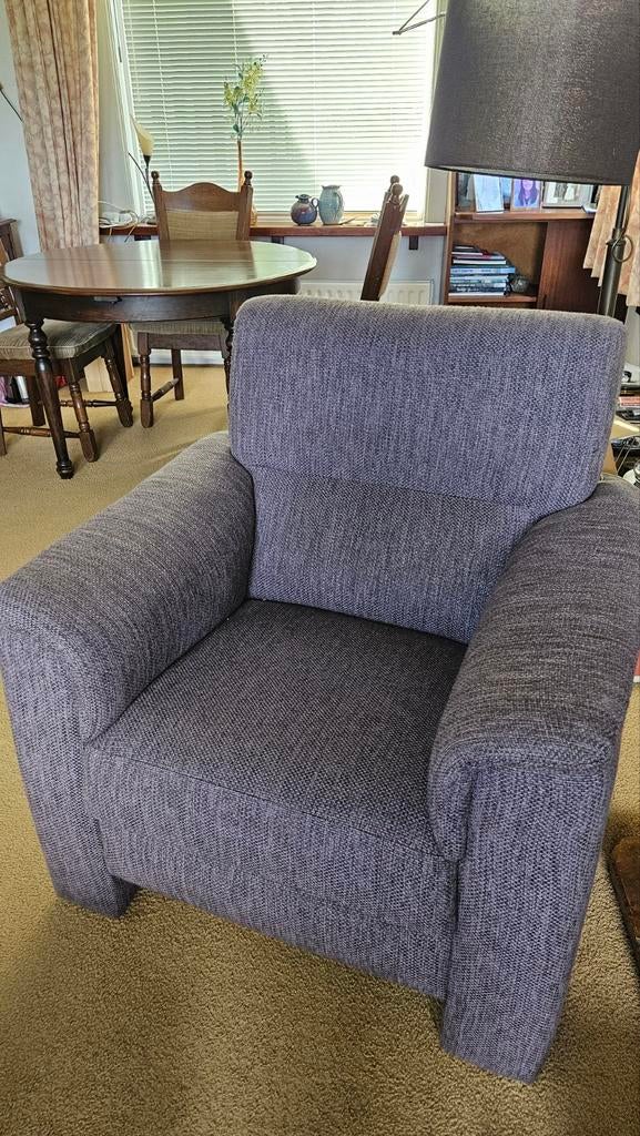 Comfortabele paarse fauteuil - Zo goed als nieuw, Modern, Comfortabel, 75 tot 100 cm, Ophalen of Verzenden, Zo goed als nieuw