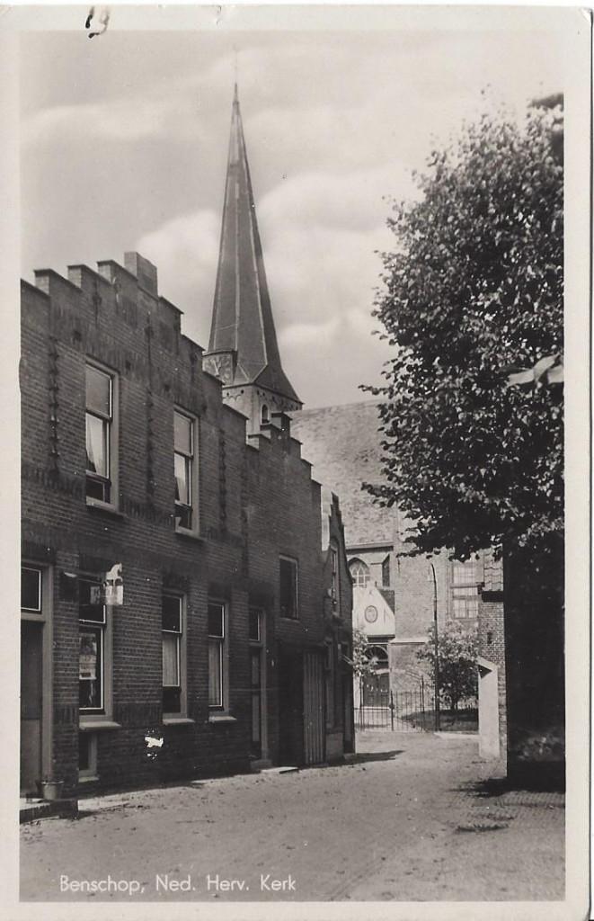 Benschop (Utr.) Straatgezicht met N.H. Kerk, gelopen 1954, Ophalen of Verzenden, 1940 tot 1960, Gelopen, Utrecht