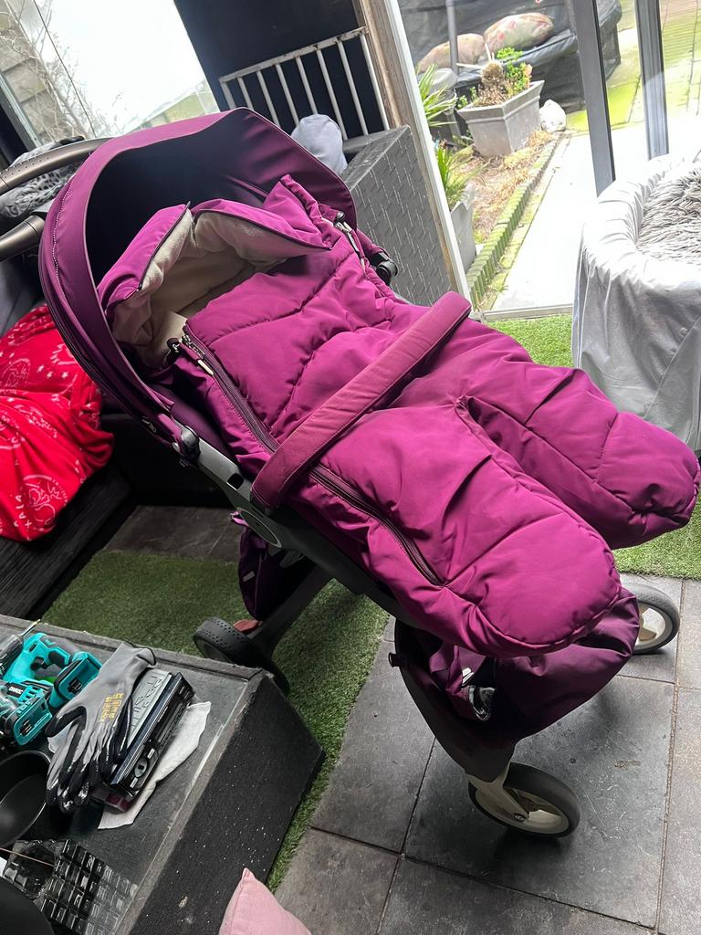 Paarse Stokke kinderwagen, Kinderen en Baby's, Kinderwagens en Combinaties, Ophalen, Zo goed als nieuw, Overige merken