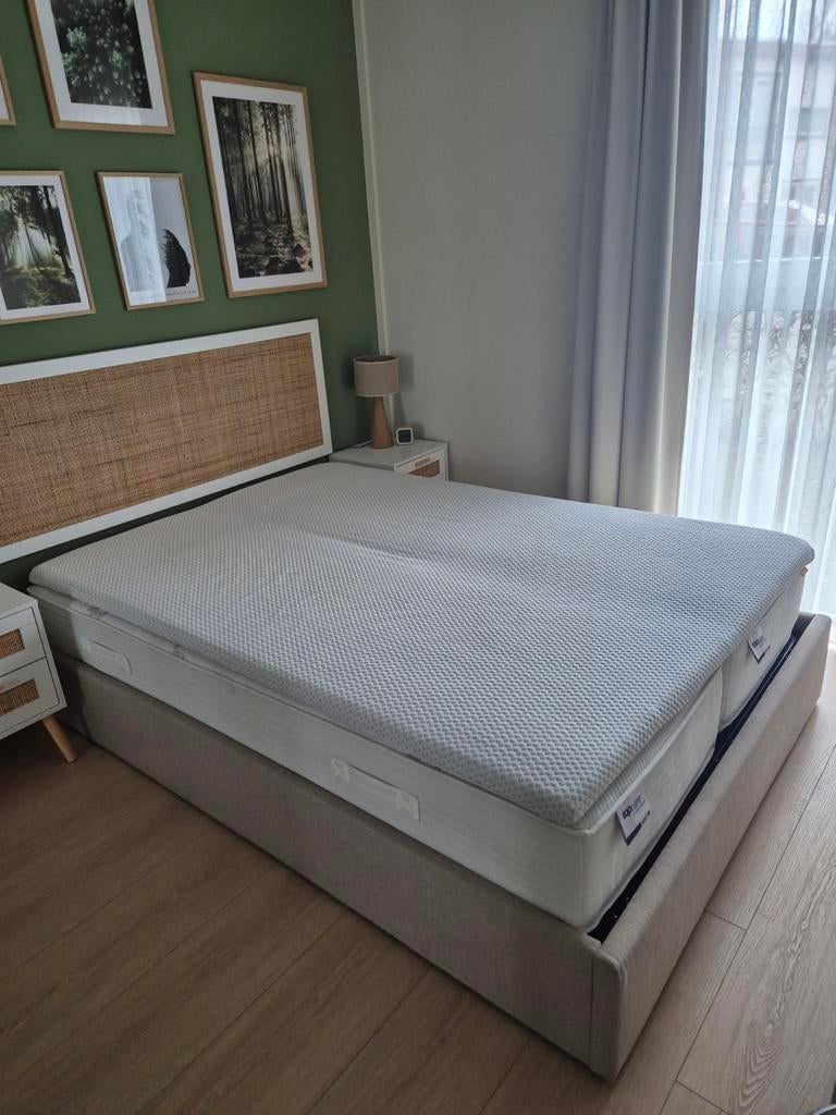 Compleet bed inclusief matrassen, Huis en Inrichting, Slaapkamer | Bedden, Zo goed als nieuw, Tweepersoons, 140 cm, Stof, Beige