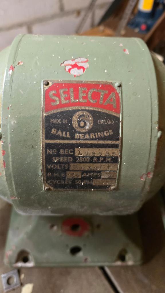 Selecta polijstmachine, Ophalen, Zo goed als nieuw, Minder dan 700 watt, Haakse handslijpmachine