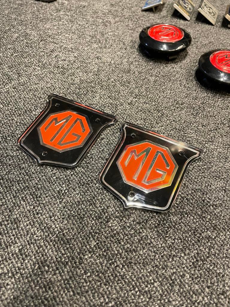 2 stuks kunststof MG grille badge emblemen, Ophalen of Verzenden, Zo goed als nieuw
